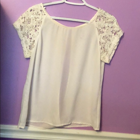 ⭐️Blouse with Lace Short Sleeves - Picture 1 of 4